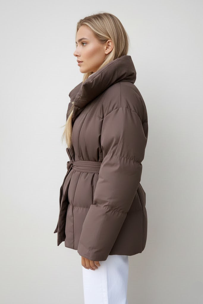 Isabelle - Jas met Ceintuur en Capuchon